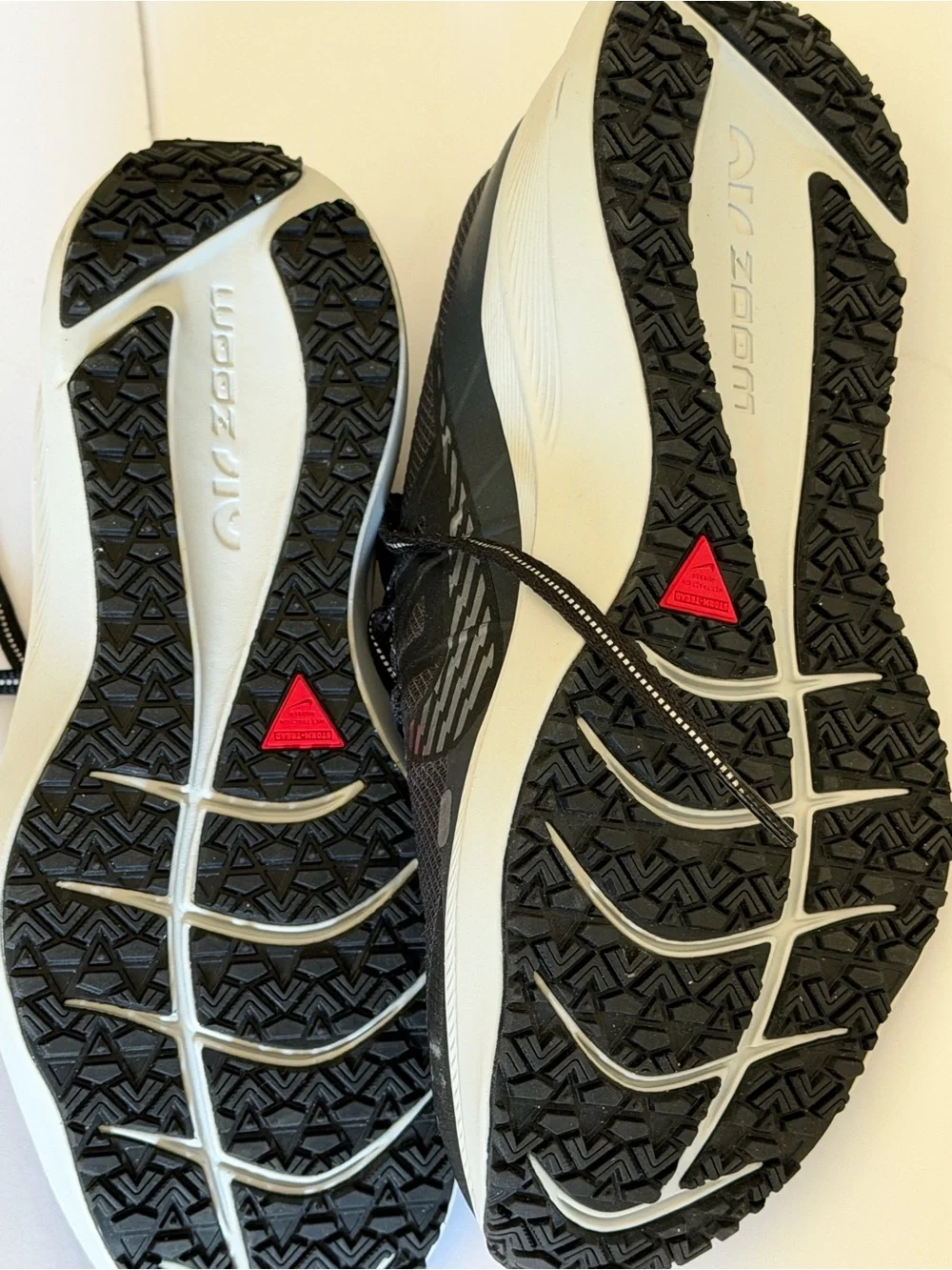 Nike Air zoom Winflow 7 black grey women’s 9 new